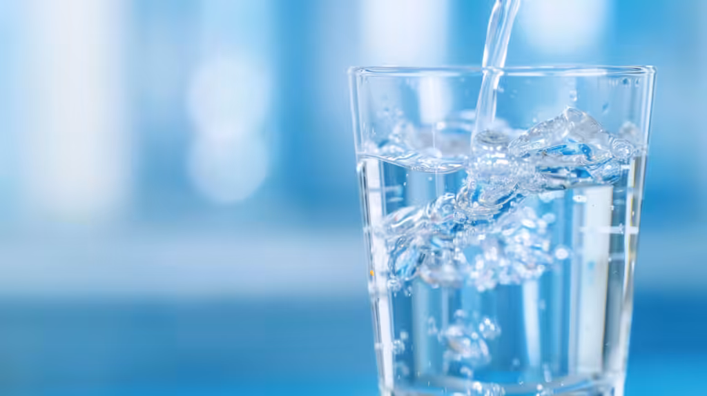 glass-water-ai-generated